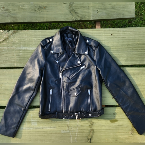 Barney's Originals boxy buckle belt leather jacket in black - Picture 2 of 2